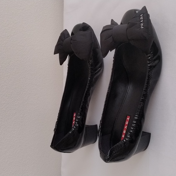 New Prada Women's patent leather logo bow shoes Sz 38.5 - 8.5 US - Picture 2 of 9